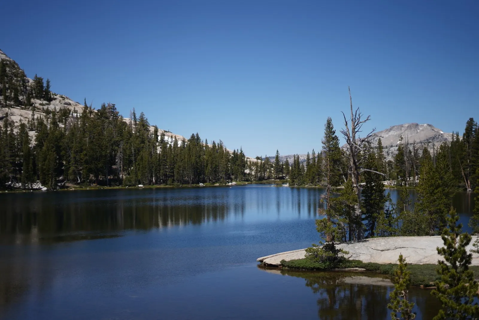 Mountain lake landscape photography.